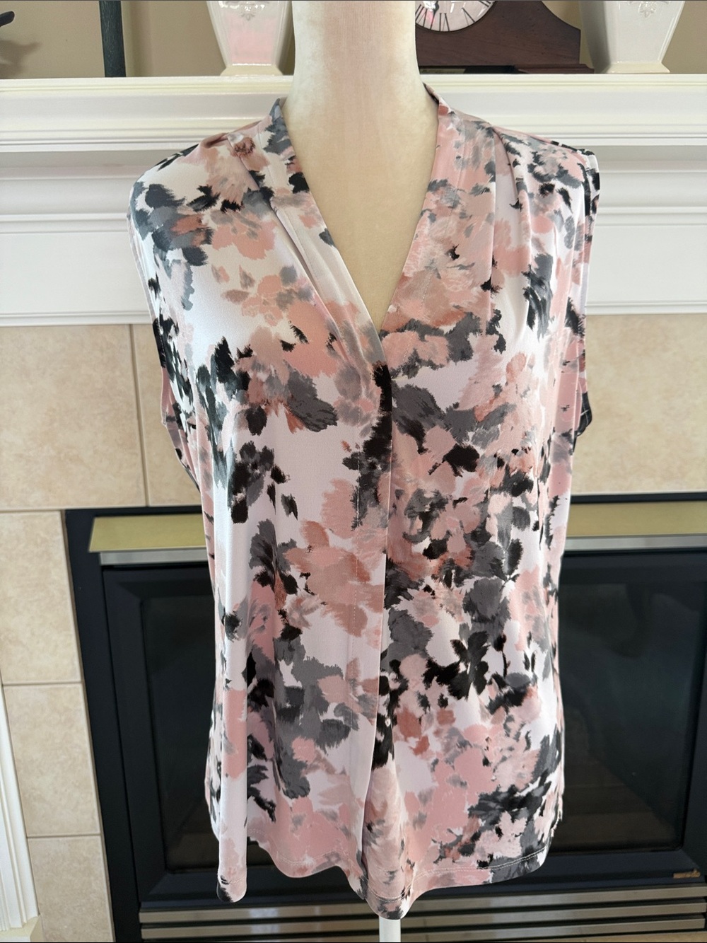Calvin Klein Pink and Gray Floral V-Neck Sleeveless Camisole
